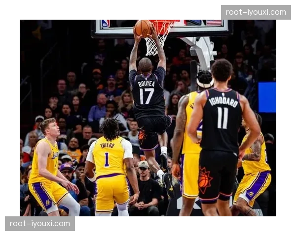 湖人太阳战再现皇帝判罚，布鲁克斯三分被犯规反吃技犯引争议