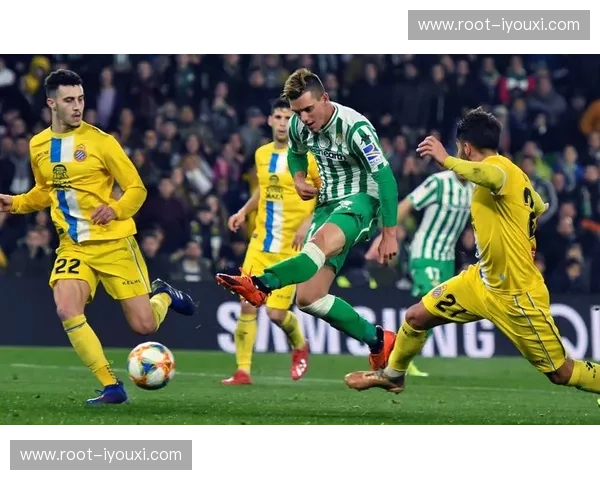 菲达尔戈轻松推射扩大优势，贝蒂斯前锋跑位嗅觉敏锐但防守懈怠